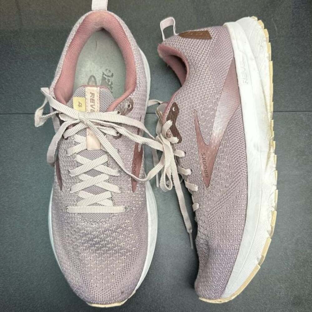 Brooks Revel 4 Womens Running Shoes Primrose Pink Athletic Sneakers